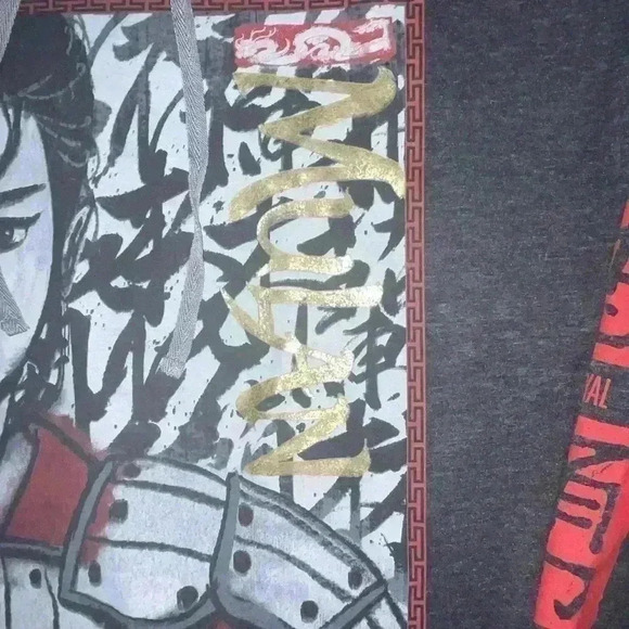 Disney’s Mulan Hooded Shirt - Picture 4 of 5